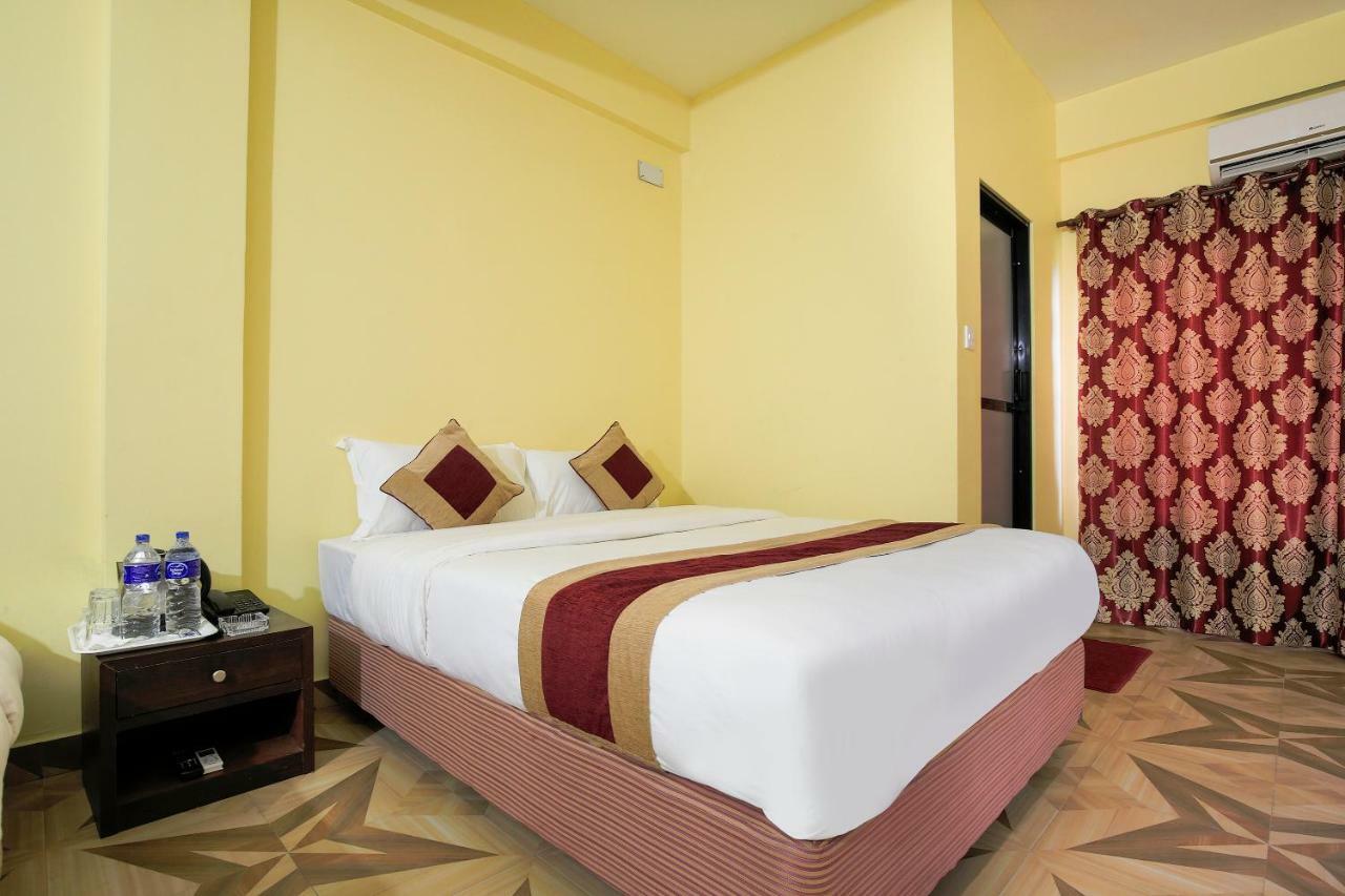 Отель Vision Safari Pvt Ltd Саураха Экстерьер фото